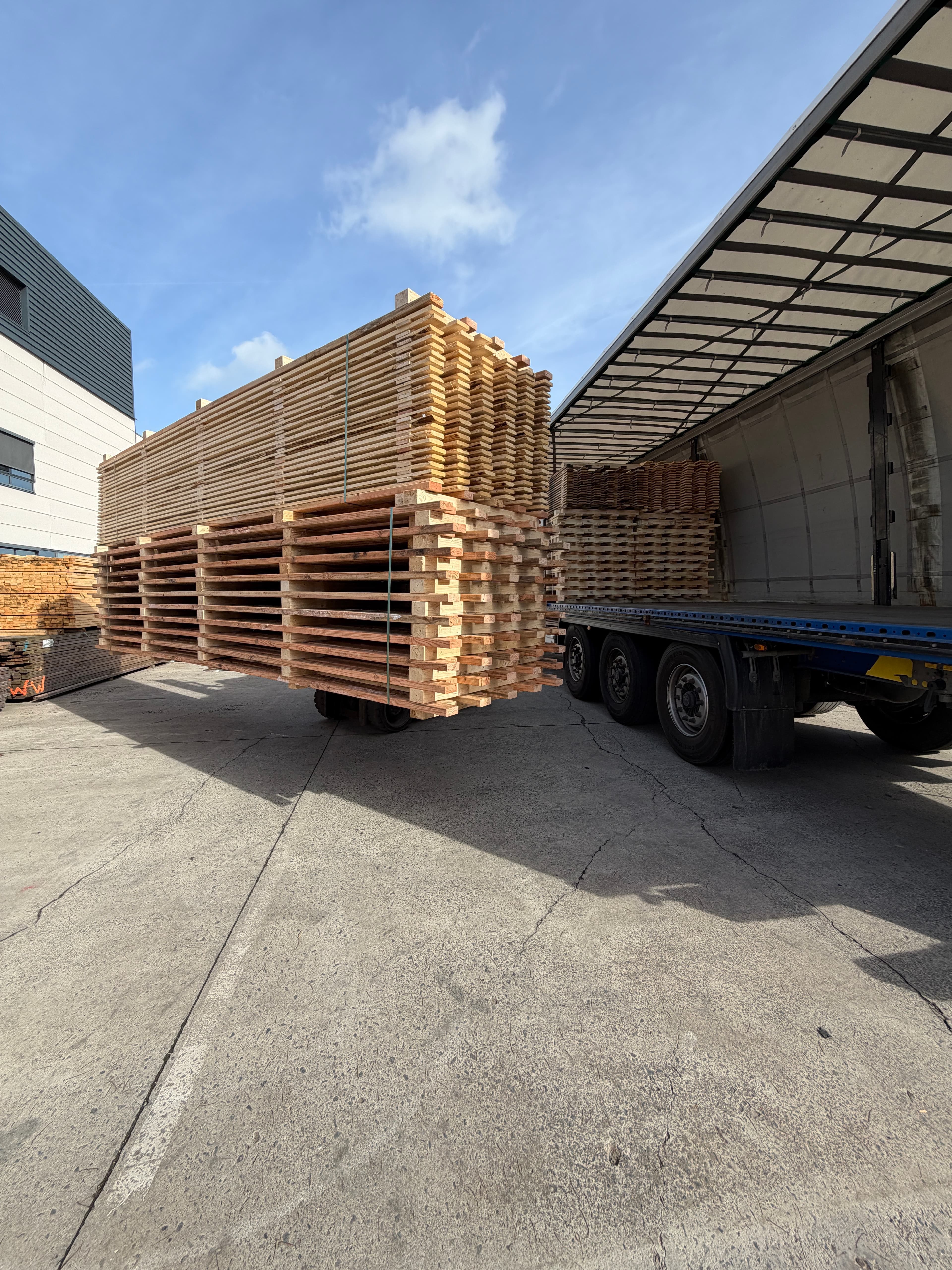Palletten op maat — ULTI GROUP